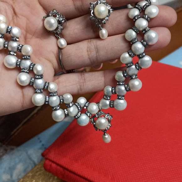 Pearl Necklace Set - Picture 3 of 4